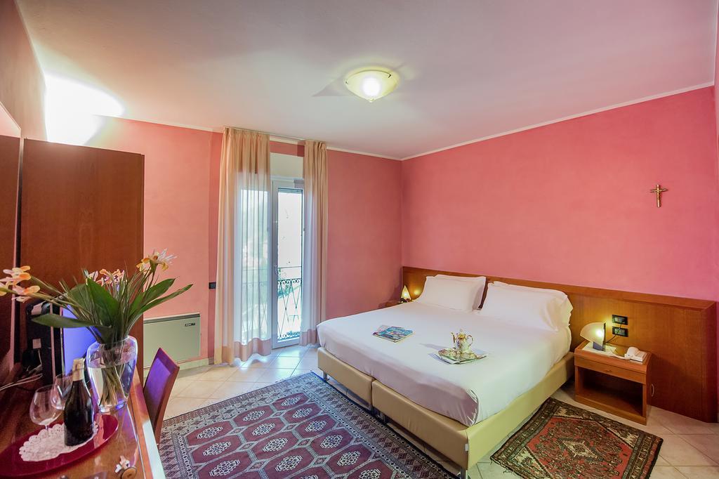 Hotel San Gerolamo Vercurago Ngoại thất bức ảnh
