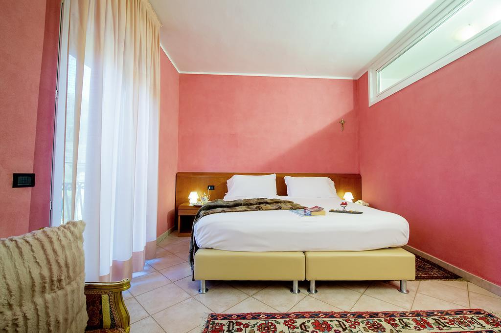 Hotel San Gerolamo Vercurago Ngoại thất bức ảnh
