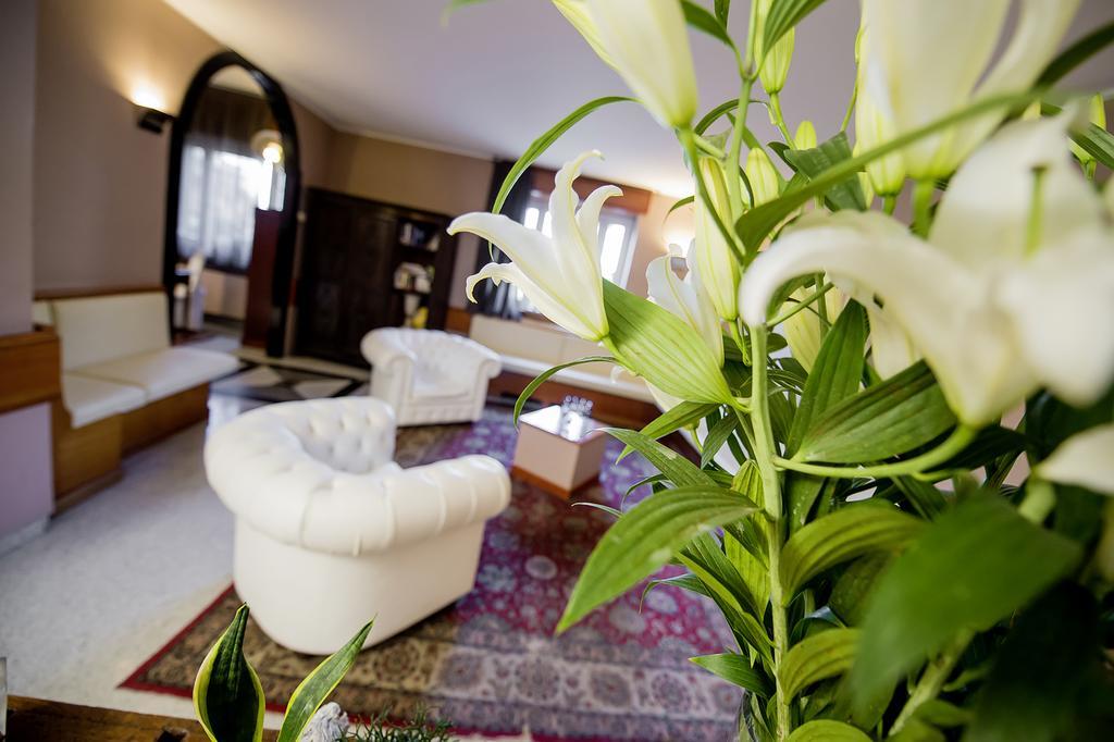 Hotel San Gerolamo Vercurago Ngoại thất bức ảnh