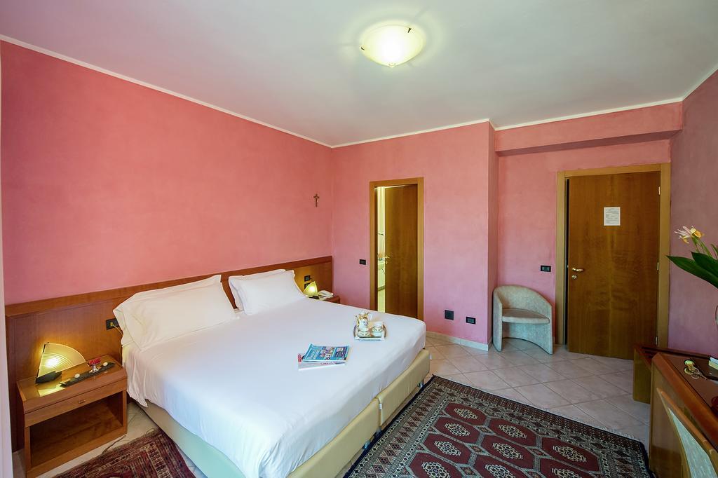Hotel San Gerolamo Vercurago Ngoại thất bức ảnh