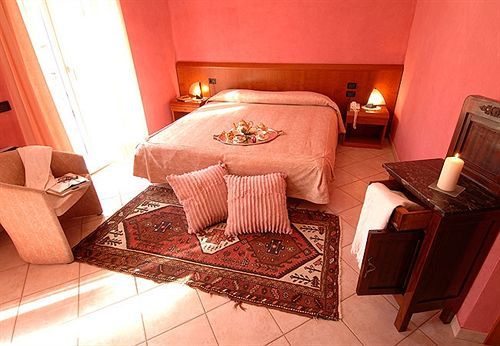 Hotel San Gerolamo Vercurago Ngoại thất bức ảnh